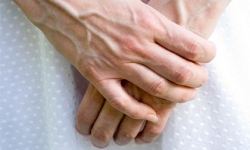 Triệu chứng của bệnh suy giãn tĩnh mạch tay và giải pháp điều trị giãn tĩnh mạch tay